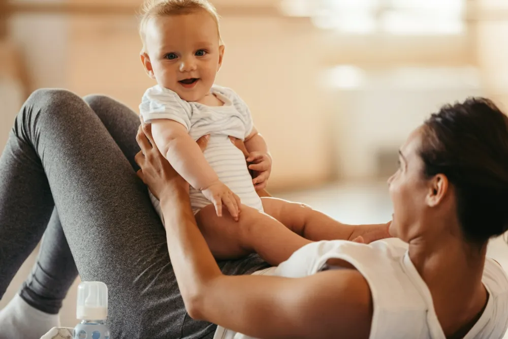 Babykopf einseitig flach: Wird der Kopf wieder rund?